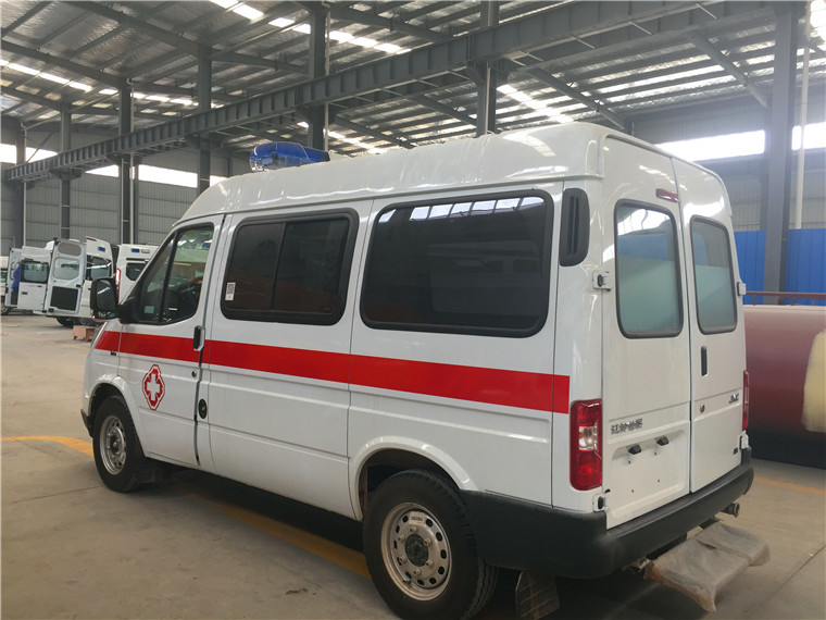 江鈴特順救護(hù)車(chē)短軸中頂(國(guó)五)圖片3