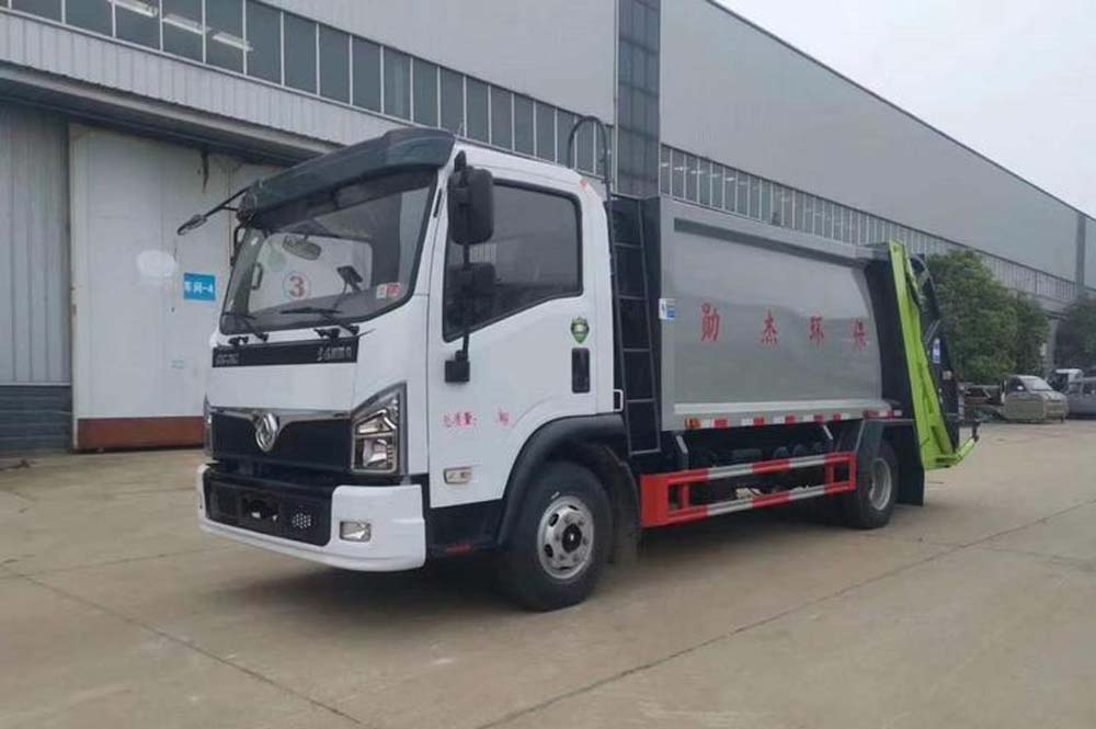 國(guó)六東風(fēng)福瑞卡8方壓縮式垃圾車