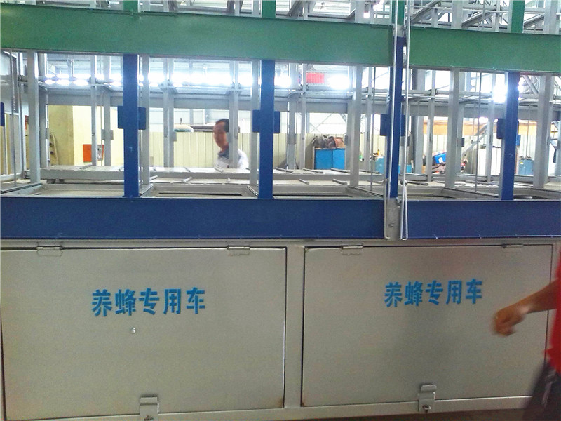 成都蜂農(nóng)易總2013年7月 在我公司訂夠的養(yǎng)峰專(zhuān)用車(chē)