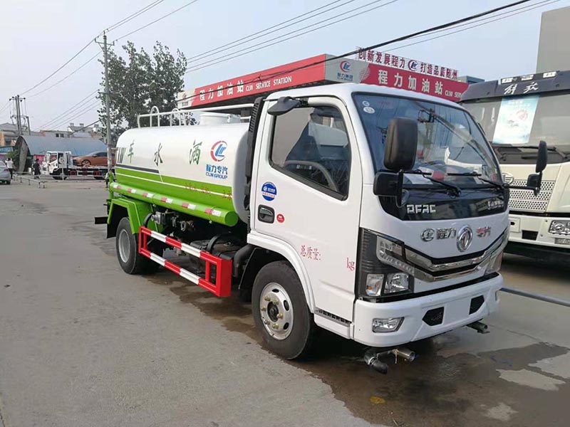 新款國(guó)六5方多利卡灑水車(chē)上市